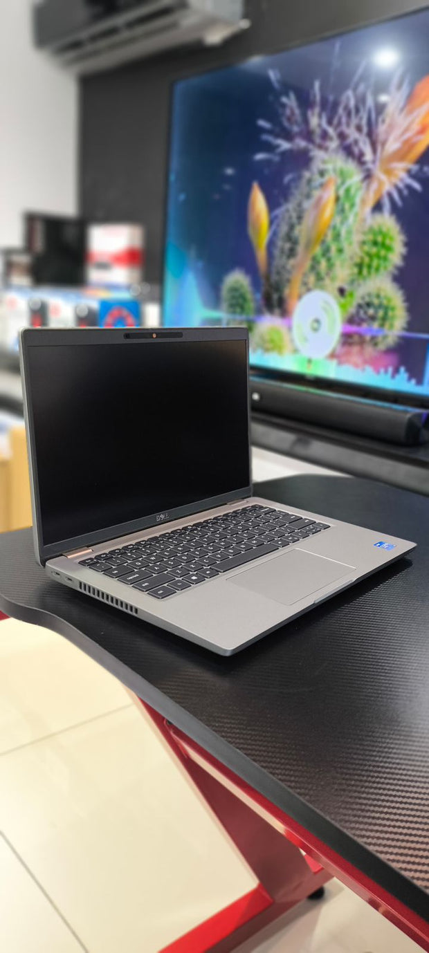 Dell Latitude 5420 – Intel Core i5 11va Gen, 16GB RAM, 256GB SSD, Pantalla 14” | Renovada con 12 Meses de Garantía